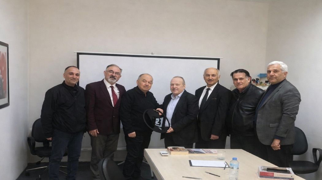 �zmir ��in Sert Tablo: Trafik Kilit, K�rfez Alarmda,