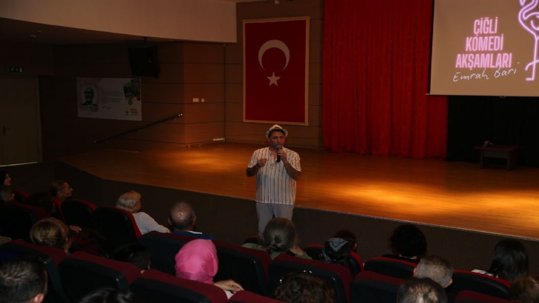 ili Komedi Akamlar retmenlere Neeli Bir Gece Yaatt