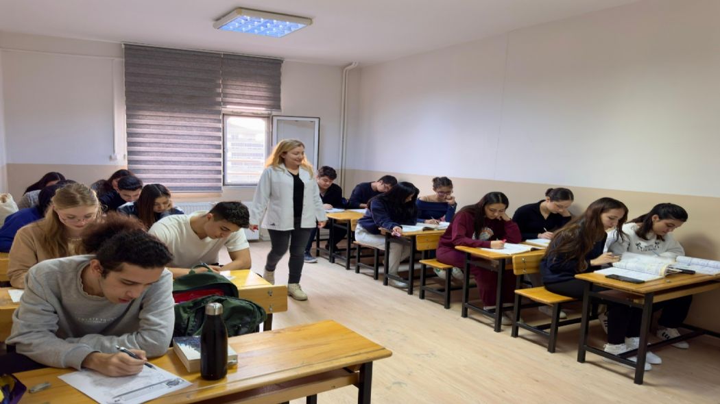 ili Belediyesinden mezun rencilere YKS hazrlk destei