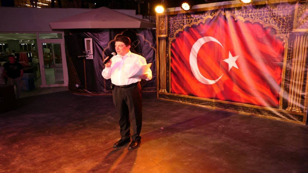 RUS OTRADA�DAN �KAL�NKA�DAN UZUN �NCE B�R YOLA� MUHTE�EM KONSER