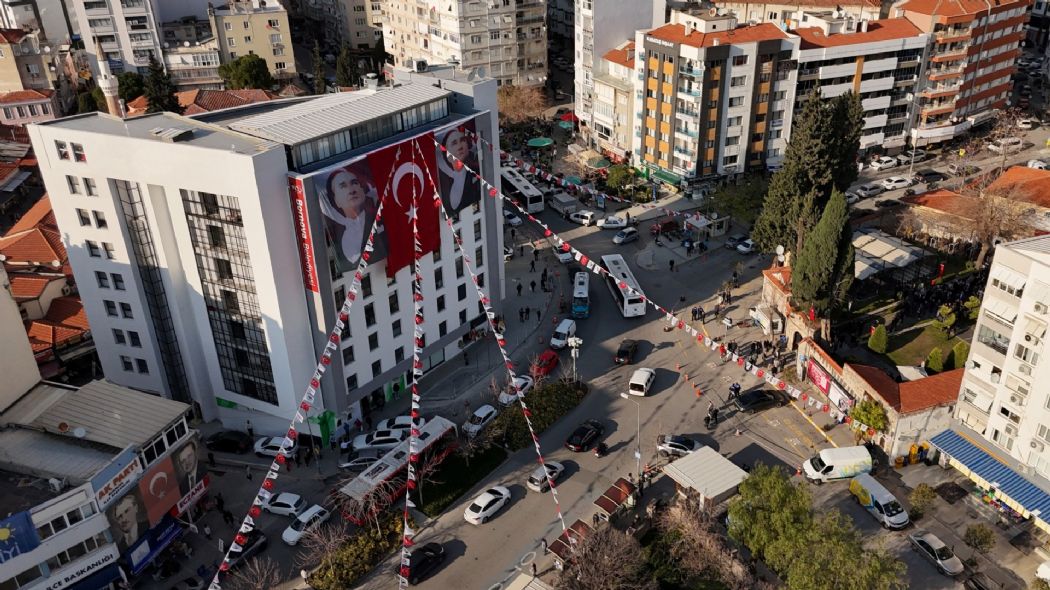 Prof. Dr. Kamil Okyay Sndrn ad yeni hizmet binasnda yaayacak