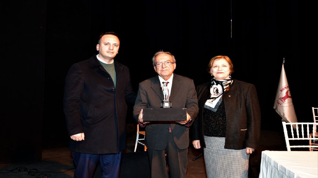 Bornova�dan ayd�nlanma yemini;  U�ur Mumcu�nun kalemi yerde de�il