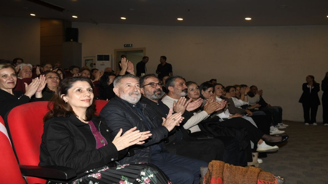 �i�li de Bar�� Man�o ve Cem Karaca �ark�lar�yla An�ld�