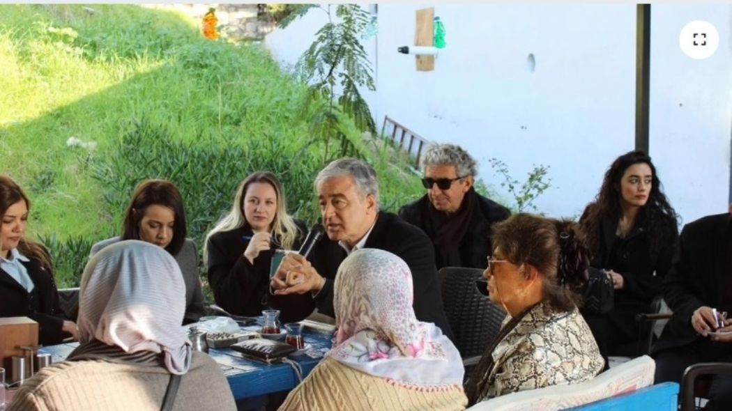 AK Parti Çiğli Adayı Gökçekaya kadınlarla buluştu.