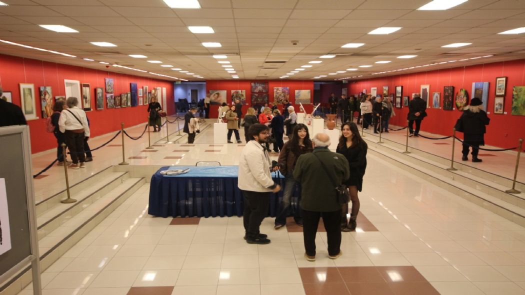 Balkanlar Sergisi �zmirli Sanatseverlerle Bulu�tu.